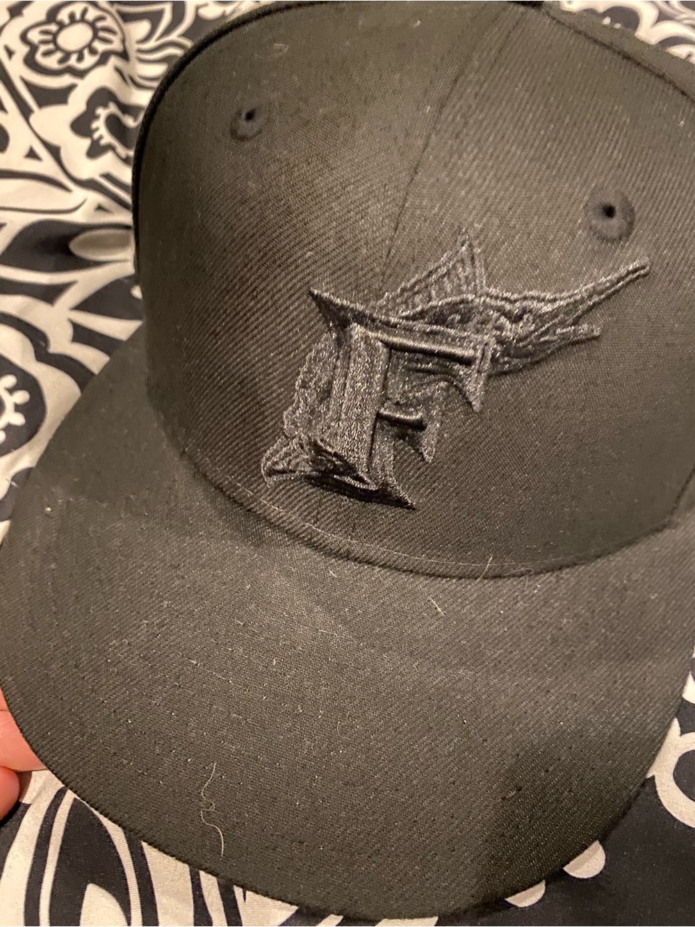 Florida Marlins all black new era fitted hat - size 7 1/4 - Picture 6 of 6